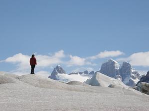 Chris Kassar on the Neff, a two-day walk from a boat ride up Lago Bertrand (photo: cc)